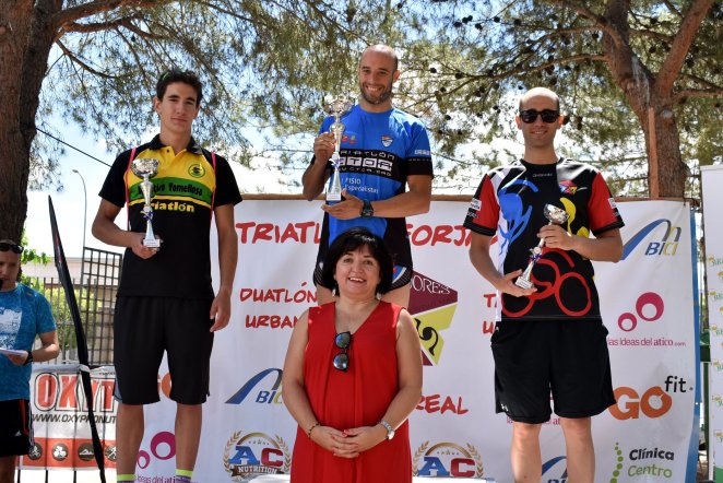 podium masculino III tri